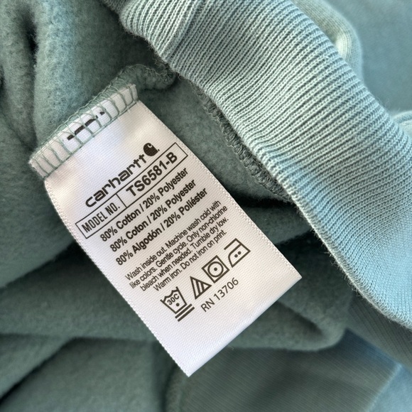 Carhartt green hoodie. (Big kids) - Picture 4 of 10